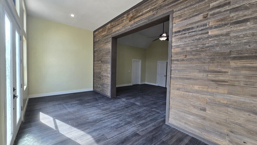 More Photos Of 17621 Stacey Ln, Lago Vista Lodge Meeting Hall For Lease