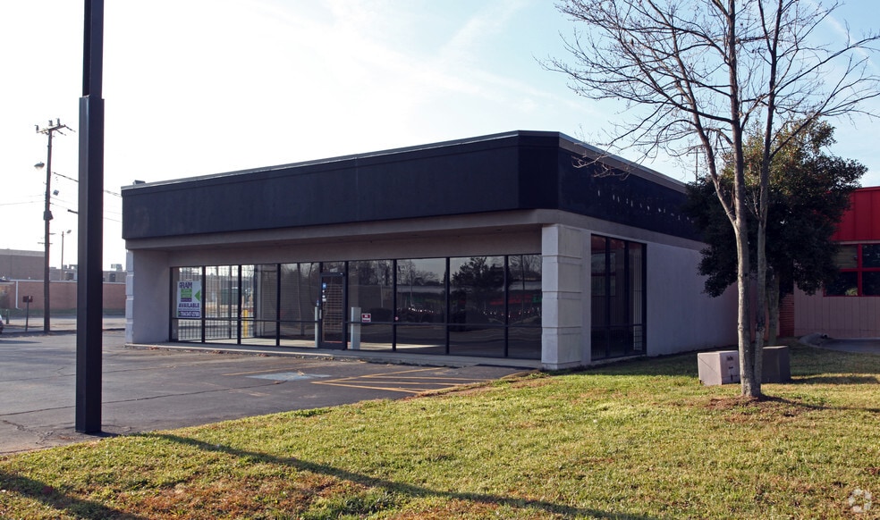 More Photos Of 3109 Freedom Dr, Charlotte Freestanding For Lease