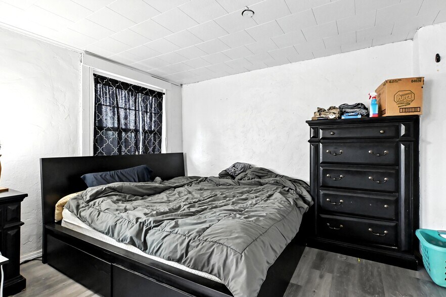 More Photos Of 110-114 W Grand River Ave, Webberville Storefront Retail Residential For Sale