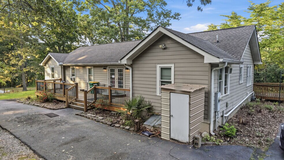 More Photos Of 3365 Thompson Bridge Rd, Gainesville Freestanding For Sale