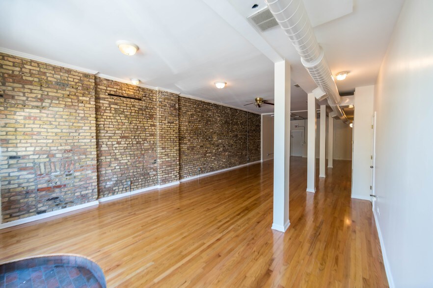 More Photos Of 525-527 N Ashland Ave, Chicago Storefront Retail Residential For Sale