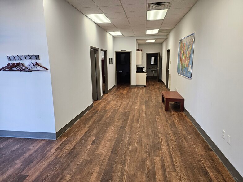 More Photos Of 119 Ian Ct, Spartanburg Light Distribution For Lease