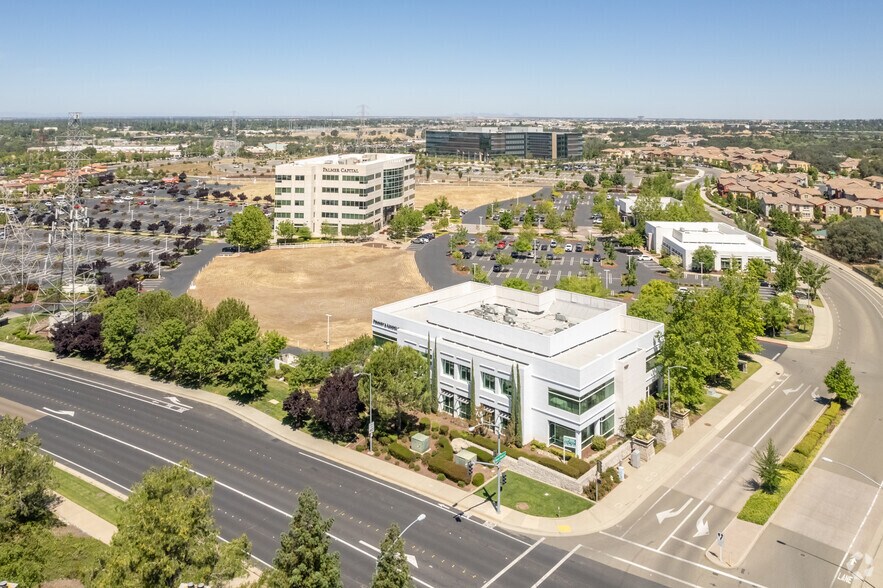 More Photos Of 1490 Stone Point Dr, Roseville Office For Lease