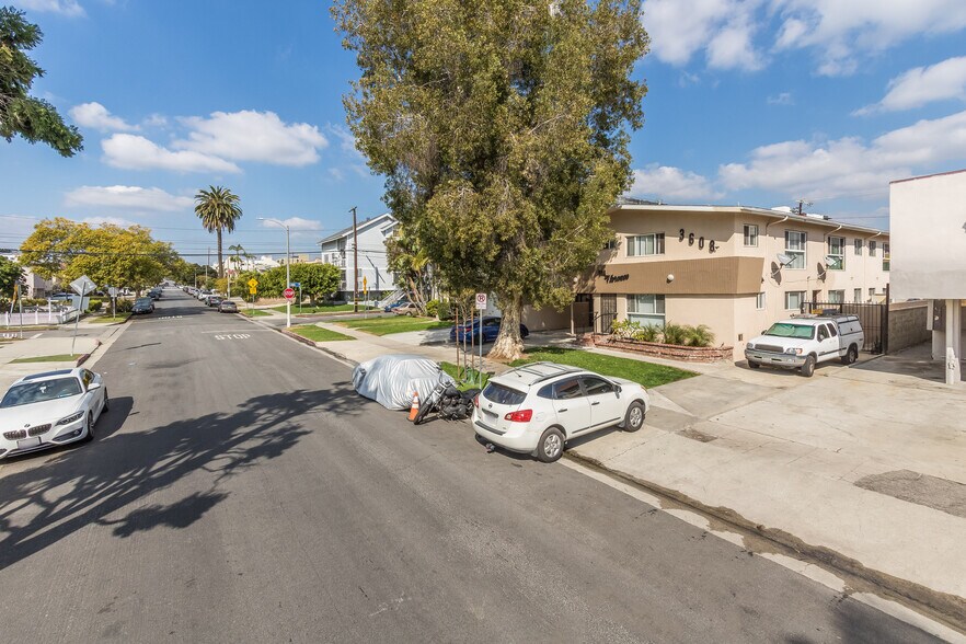 More Photos Of 3608 Mentone Ave, Los Angeles Apartments For Sale