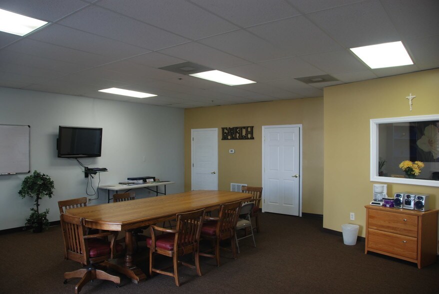 More Photos Of 130 N Bond St, Bel Air Office For Lease