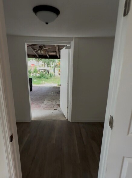 More Photos Of 18-20 E Pleasant St, Avon Park Religious Facility For Lease