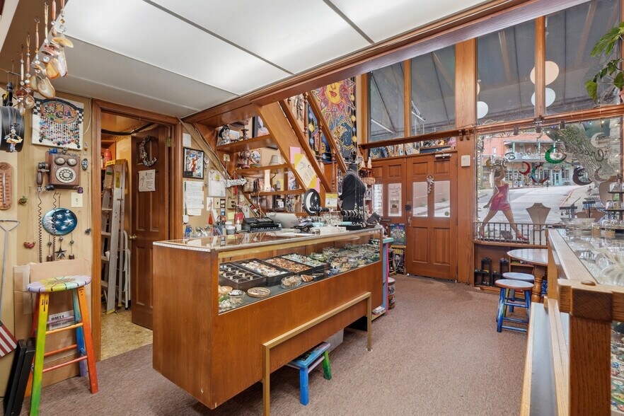 More Photos Of 65 Spring St, Eureka Springs General Retail For Sale