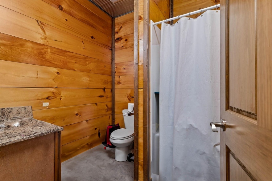 More Photos Of 558 Lucky Rd, Seymour Service For Sale