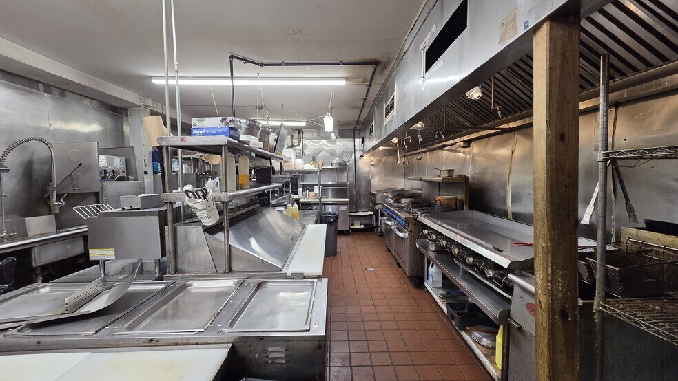 More Photos Of 1146 Macarthur Rd, Whitehall Restaurant For Lease