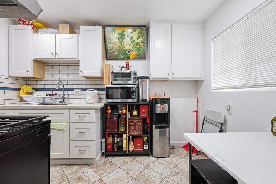 More Photos Of 2216-18 Dunlop st, San Diego Apartments For Sale