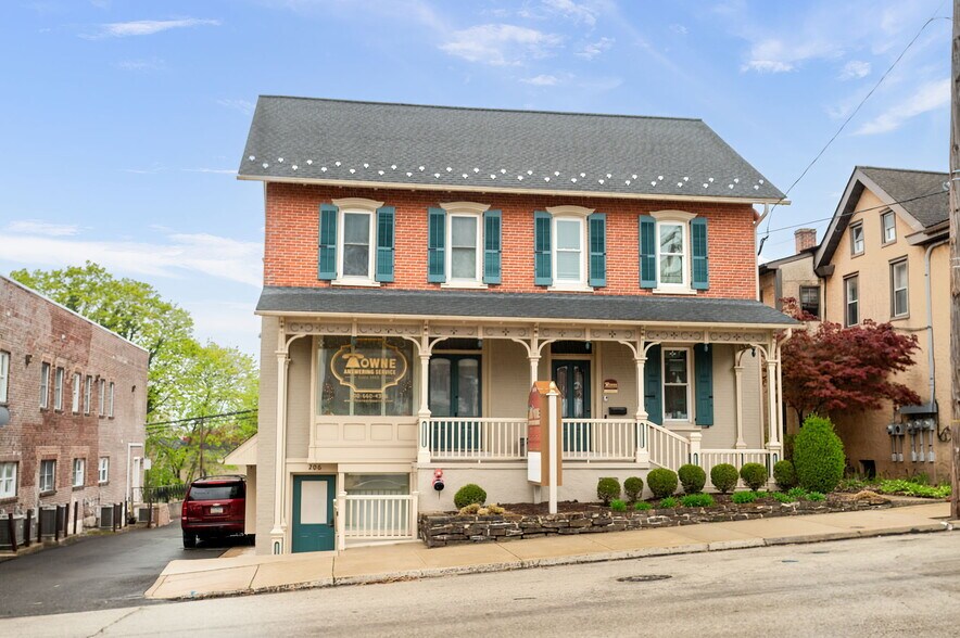 More Photos Of 206 N Main St, Souderton Freestanding For Sale