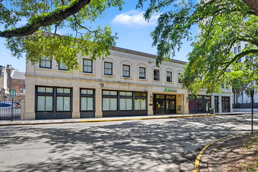 More Photos Of 15 Bull St, Savannah Storefront Retail Office For Lease