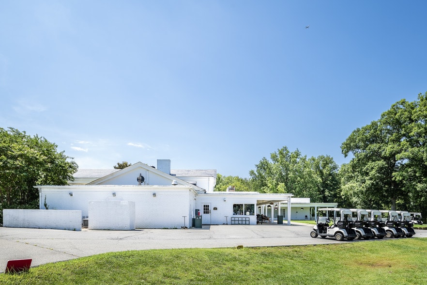 More Photos Of 8770 North Creek Blvd, Southaven Golf Course Driving Range For Sale