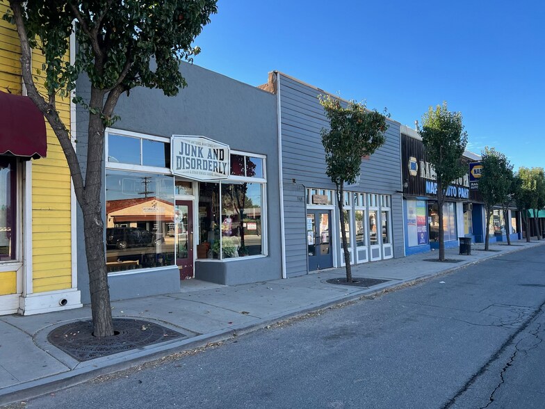 More Photos Of 738 Main St, Ramona Storefront For Sale