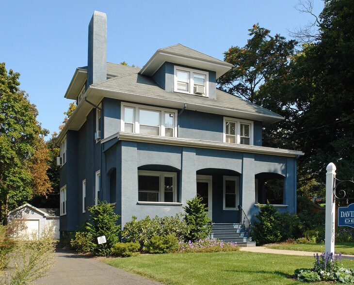 Primary Photo Of 758 Farmington Ave, West Hartford Medical For Lease