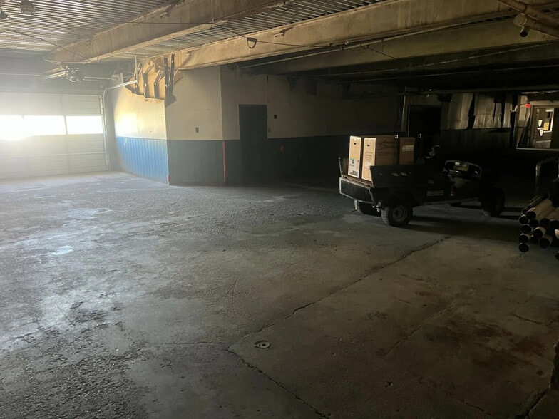More Photos Of 1151-1159 State St, Springfield Flex For Lease