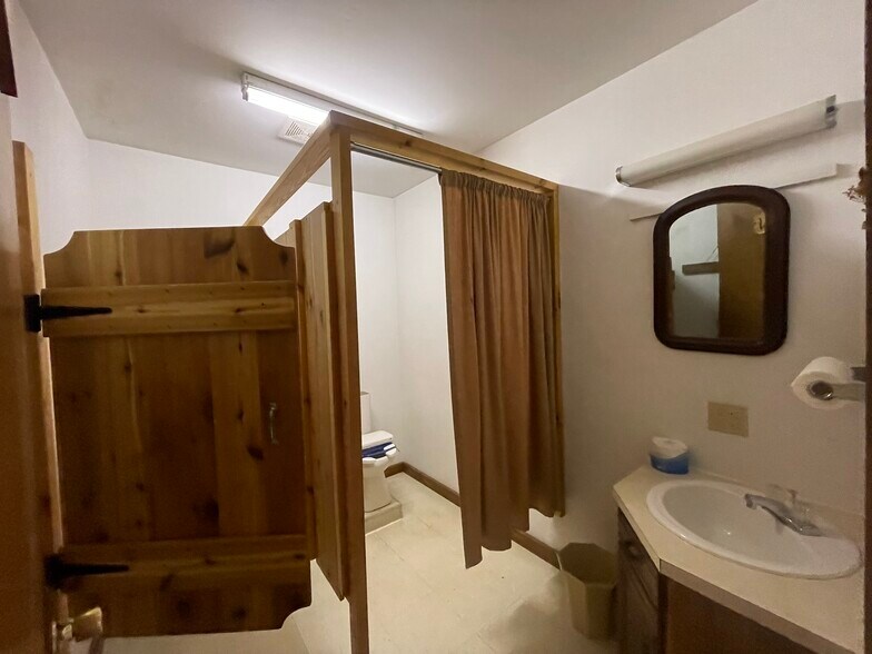 More Photos Of 853 Fairview Rd, Howard Apartments For Sale