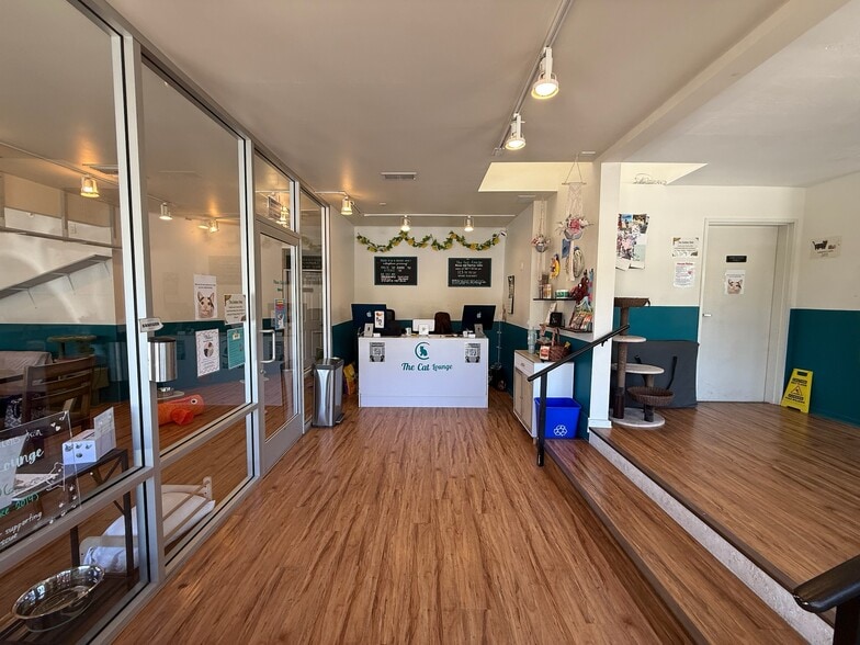 More Photos Of 1000-1010 Torrey Pines Rd, La Jolla Storefront For Lease