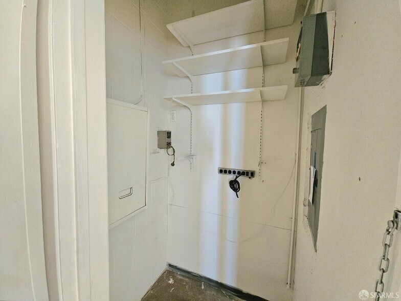 More Photos Of 823 Webster St, Oakland Storefront Retail Residential For Sale