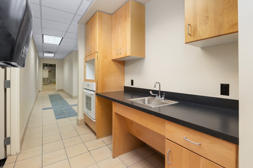 More Photos Of 3702 Hy Point Blvd, Rolla Industrial For Sale