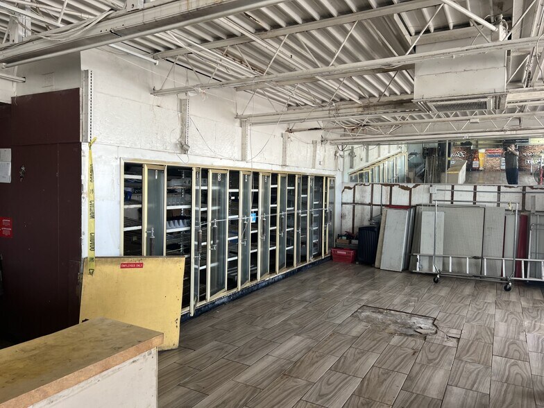 More Photos Of 1027 Mason Ave, Daytona Beach General Retail For Sale