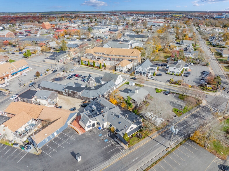 More Photos Of 488 South St, Hyannis Restaurant For Sale