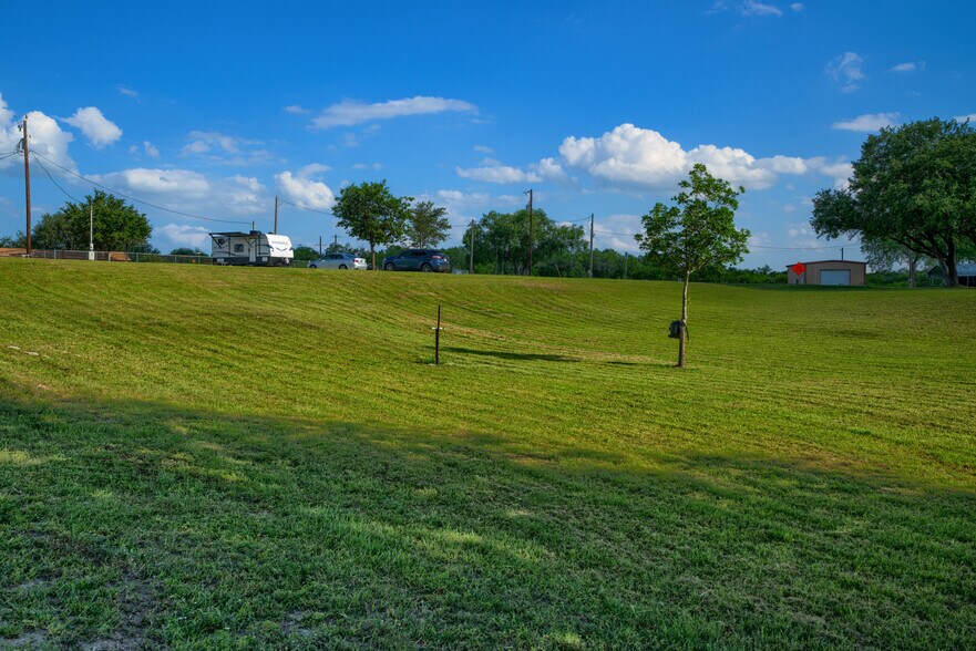 More Photos Of 101 Campbell Rd 3, Sandia Trailer Camper Park For Sale