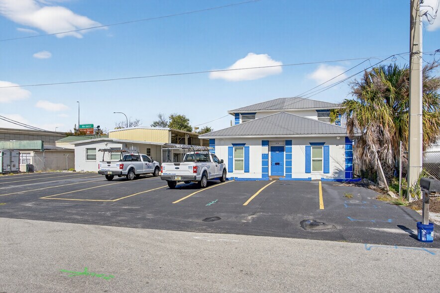 More Photos Of 515-519 18th St, Orlando Warehouse For Lease