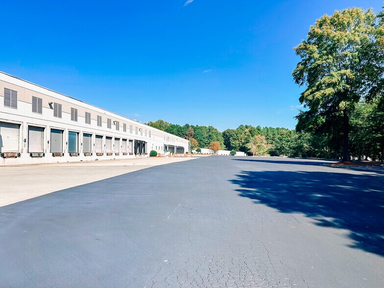 More Photos Of 3508 Tricenter Blvd, Durham Warehouse For Lease