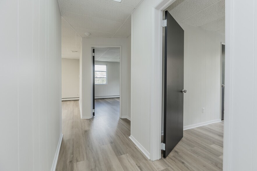 More Photos Of 100 E Carver St, Huntington Loft Creative Space For Lease