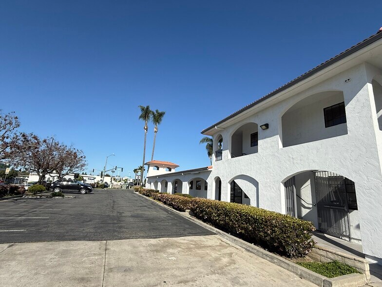 More Photos Of 8911 La Mesa Blvd, La Mesa Medical For Lease