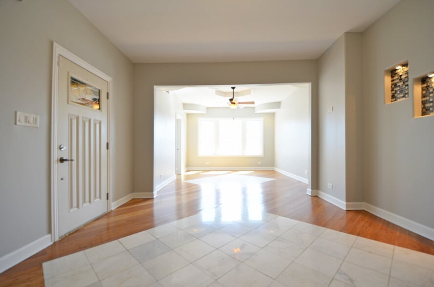 More Photos Of 1922 W 47th St, Chicago Storefront Retail Residential For Sale