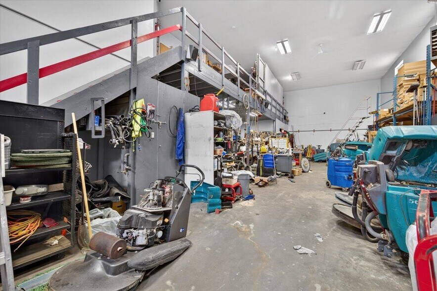 More Photos Of 12803 54th St NW, Edmonton Office For Sale