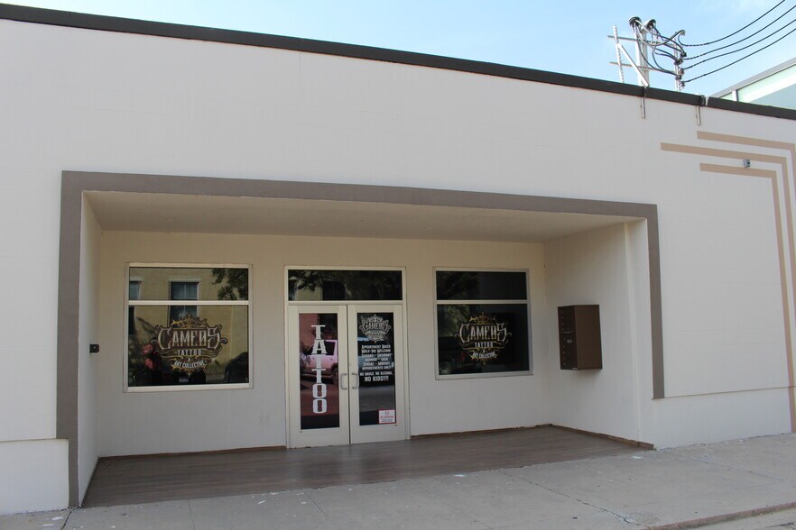 More Photos Of 302 W Defee Ave, Baytown Specialty For Sale