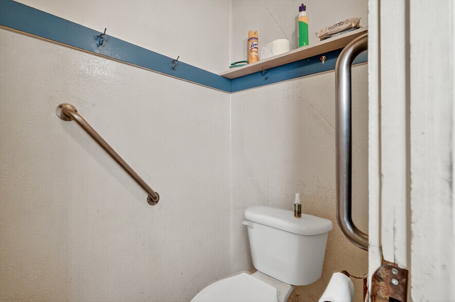 More Photos Of 360-362 Central Ave, Fillmore Storefront For Sale