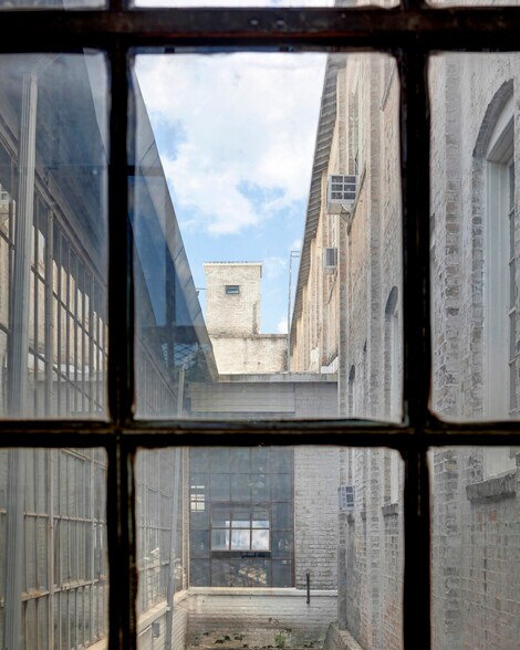 More Photos Of 1618-1620 Central Ave NE, Minneapolis Warehouse For Lease