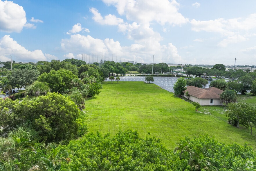 More Photos Of 2606 N Palm Aire Dr, Pompano Beach Land For Sale