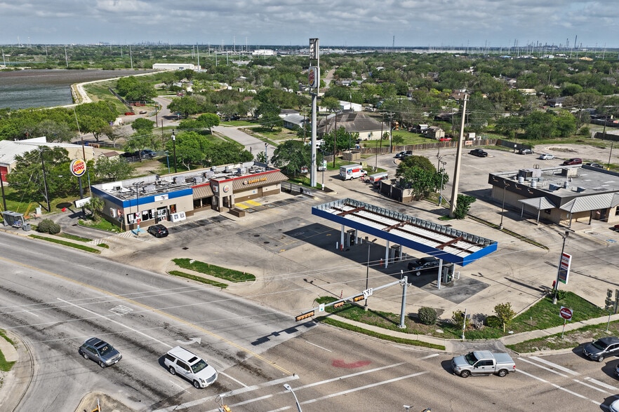 Primary Photo Of 13433 Leopard St, Corpus Christi General Retail For Sale