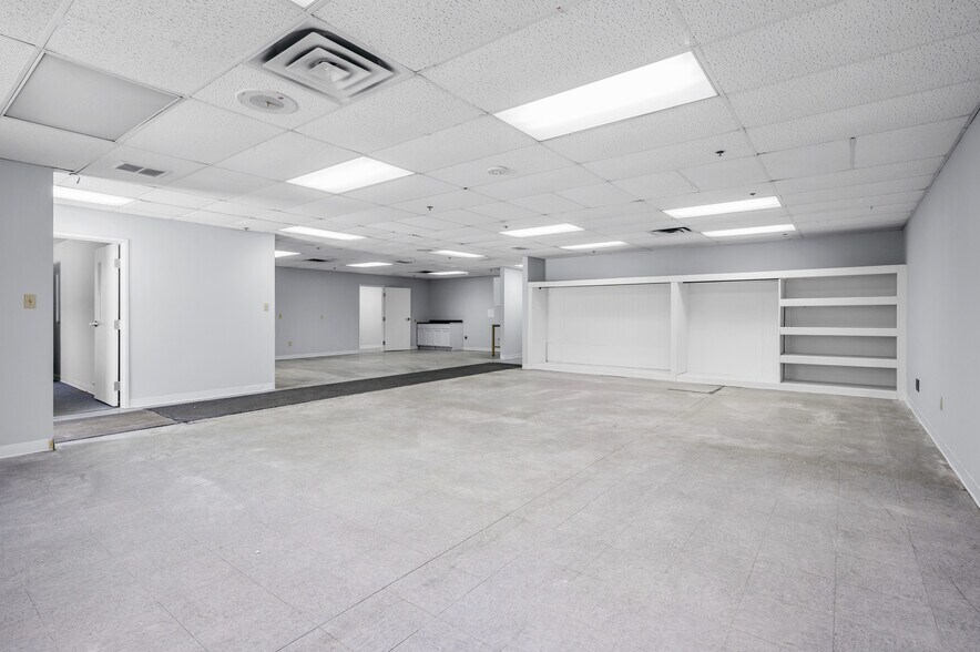 More Photos Of 2291 Traversefield Dr, Traverse City Manufacturing For Lease