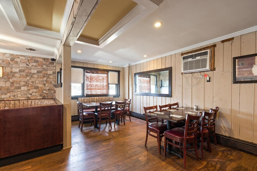 More Photos Of 251 Hampstead St, Methuen Flex For Sale