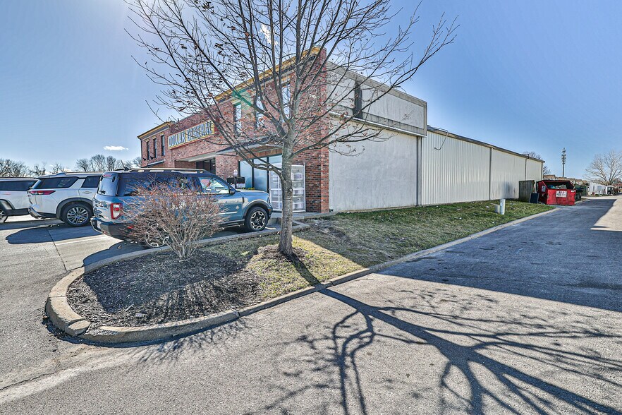 More Photos Of 105 SW Rock Creek Ln, Grain Valley Freestanding For Sale