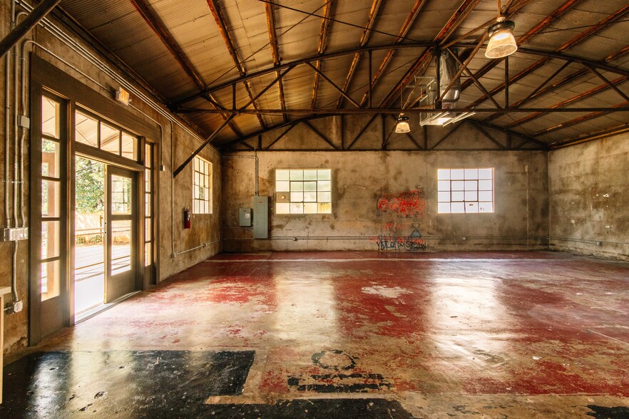 More Photos Of 990 Edgewood Ave NE, Atlanta Freestanding For Lease