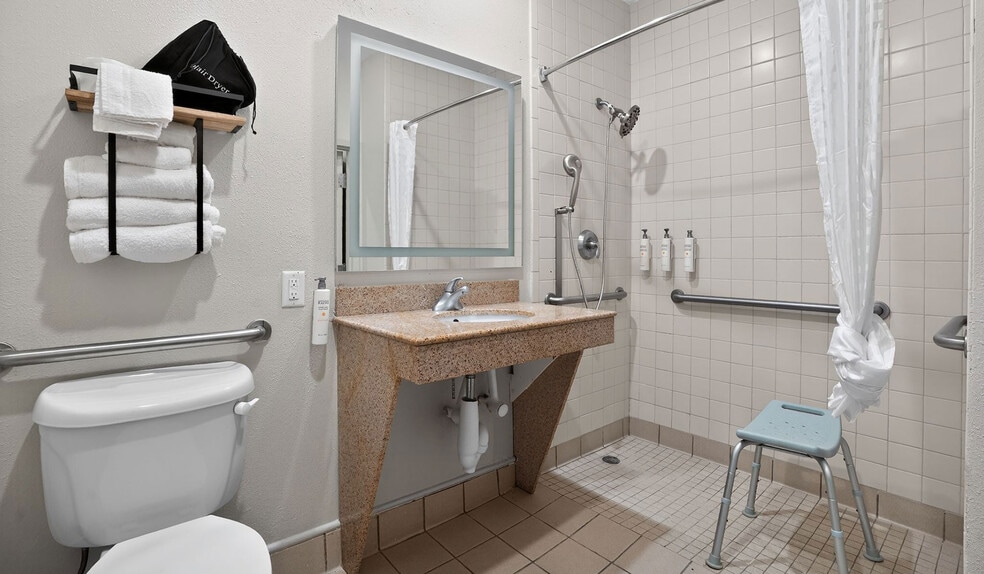 More Photos Of 415 Fm 1960 Rd E, Houston Hotel For Sale
