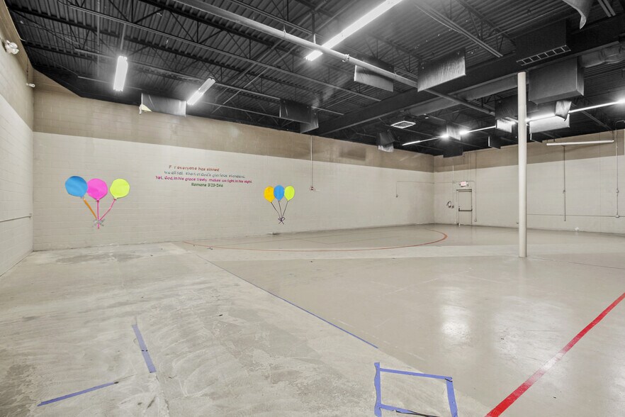 More Photos Of 300-314 E Main St, Parsons Freestanding For Sale