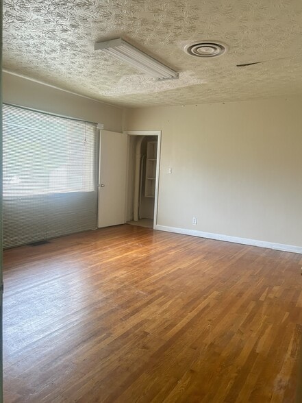 More Photos Of , Fairburn Unknown For Sale