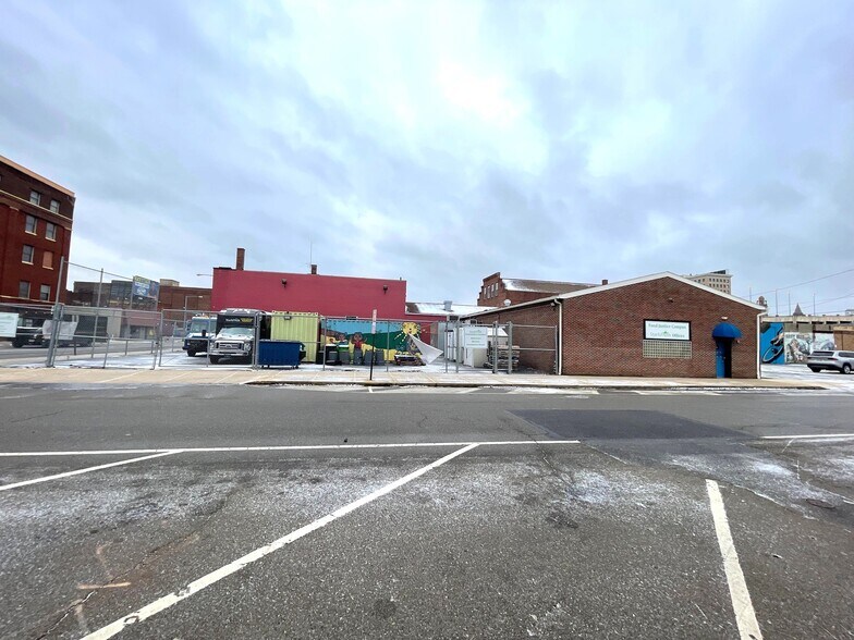 More Photos Of 321 Cherry Ave NE, Canton Storefront Retail Office For Sale