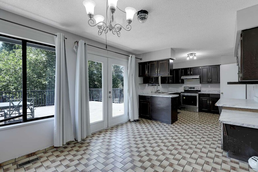 More Photos Of 9509 152 St, Surrey Daycare Center For Lease