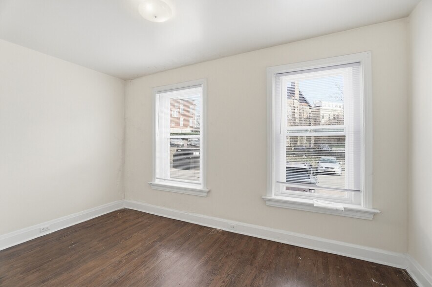 More Photos Of 112-122 E McMillan St, Cincinnati Apartments For Sale