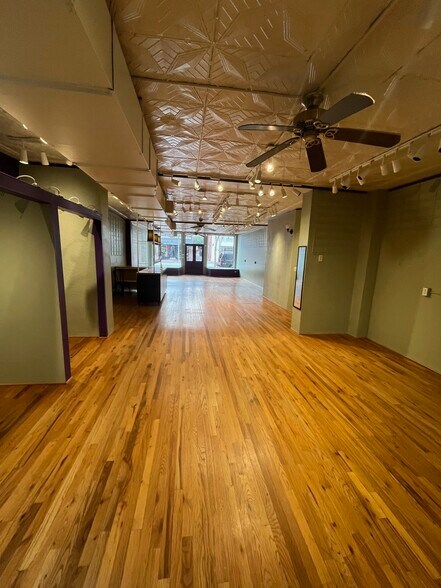 More Photos Of 721 Caroline St, Fredericksburg Storefront For Lease