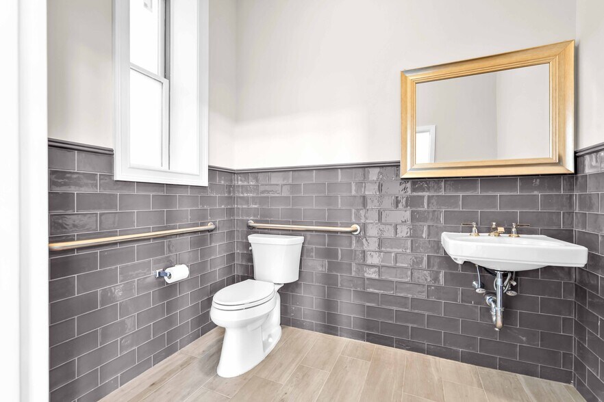 More Photos Of 405-407 Gates Ave, Brooklyn Loft Creative Space For Lease